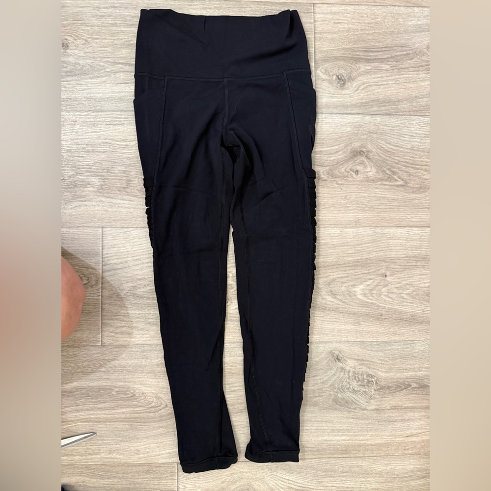 Athleta Black Salutation 7/8 Tights